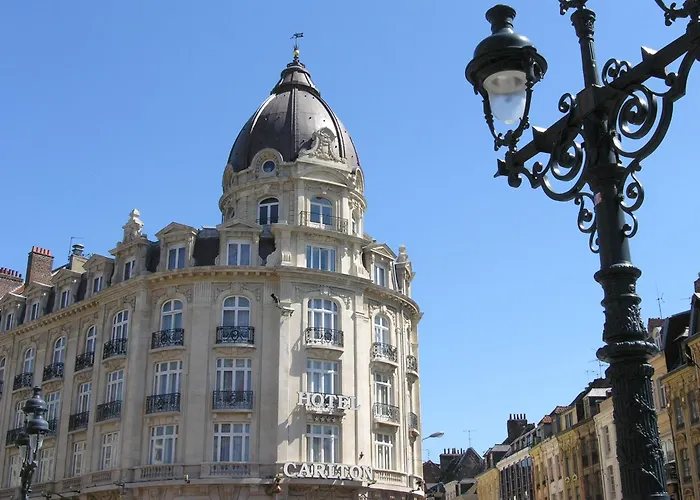 Hotel Carlton Lila